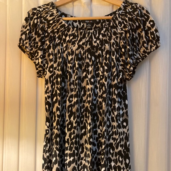 Style & Co. Tops - Fun Leopard Day! 🐆 M Top - Style & Co, Swing Waist, Stretchy, Gathered Detail